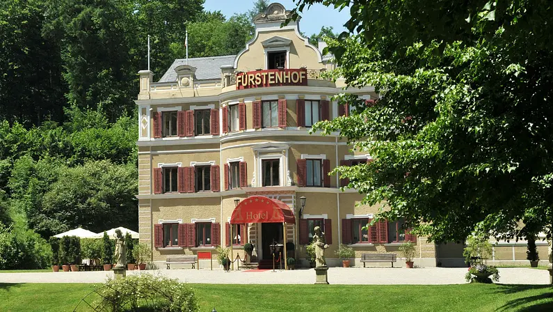 Sturm der Liebe Vorschau: So dramatisch werden die nächsten Folgen im Fürstenhof